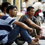 Đêm không cô đơn - Trải chiếu vỉa hè chờ vợ đẻ
