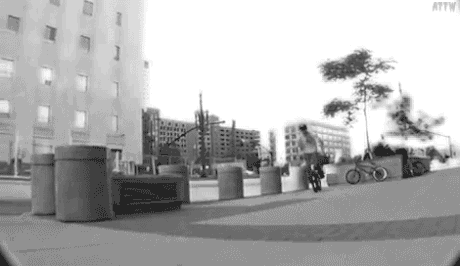 Lăng ba vi bộ?!